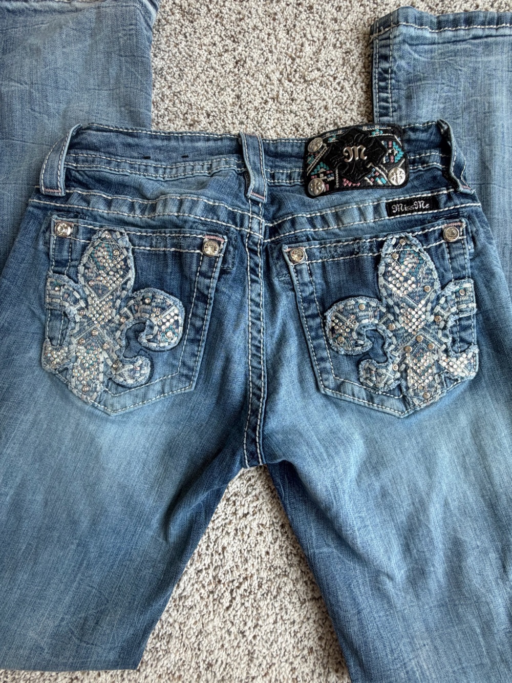 Miss Me Signature Bootcut Jeans Women’s 26 Medium Wash Rhinestone Fleur de Lis